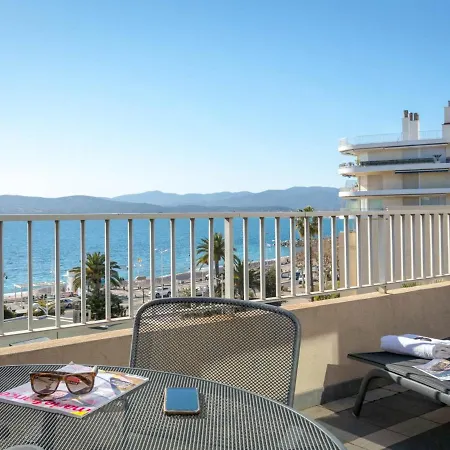 Climatise Avec Terrasse, A 50m De La Et Proche Commerces, Gare Et Centre-ville. - Fr-1-466a-9 Apartment