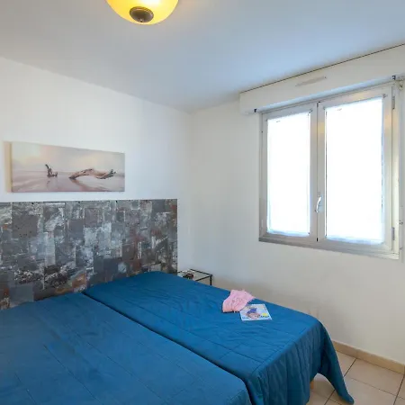 Climatise Avec Terrasse, A 50m De La Et Proche Commerces, Gare Et Centre-ville. - Fr-1-466a-9 شقة *